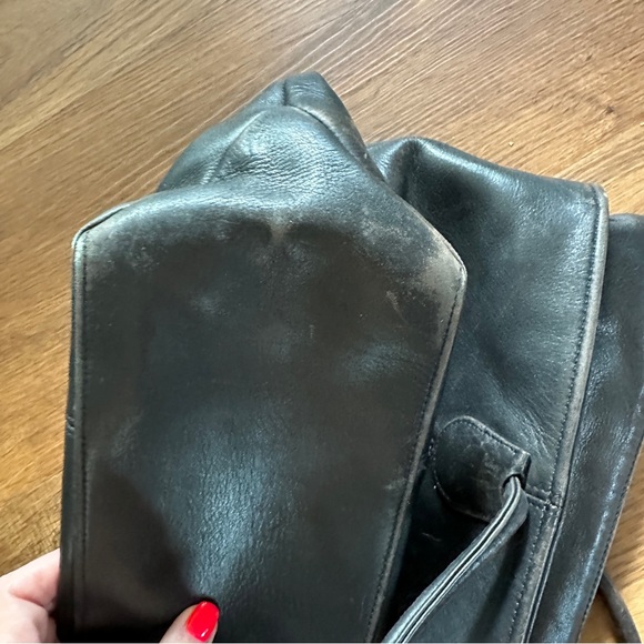 Coach Leather Black Tote Bag Zippered with Pockets - Picture 10 of 16